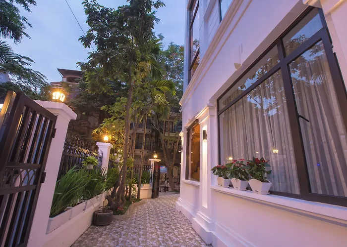 Dinh Elegant Hanoi Hotel